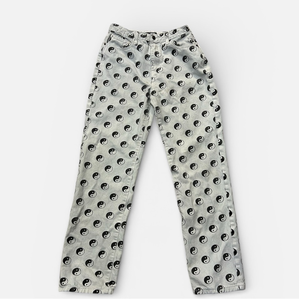 Fashion Nova Yin Yang Symbol Allover Black And White Straight Leg Jeans Size 5